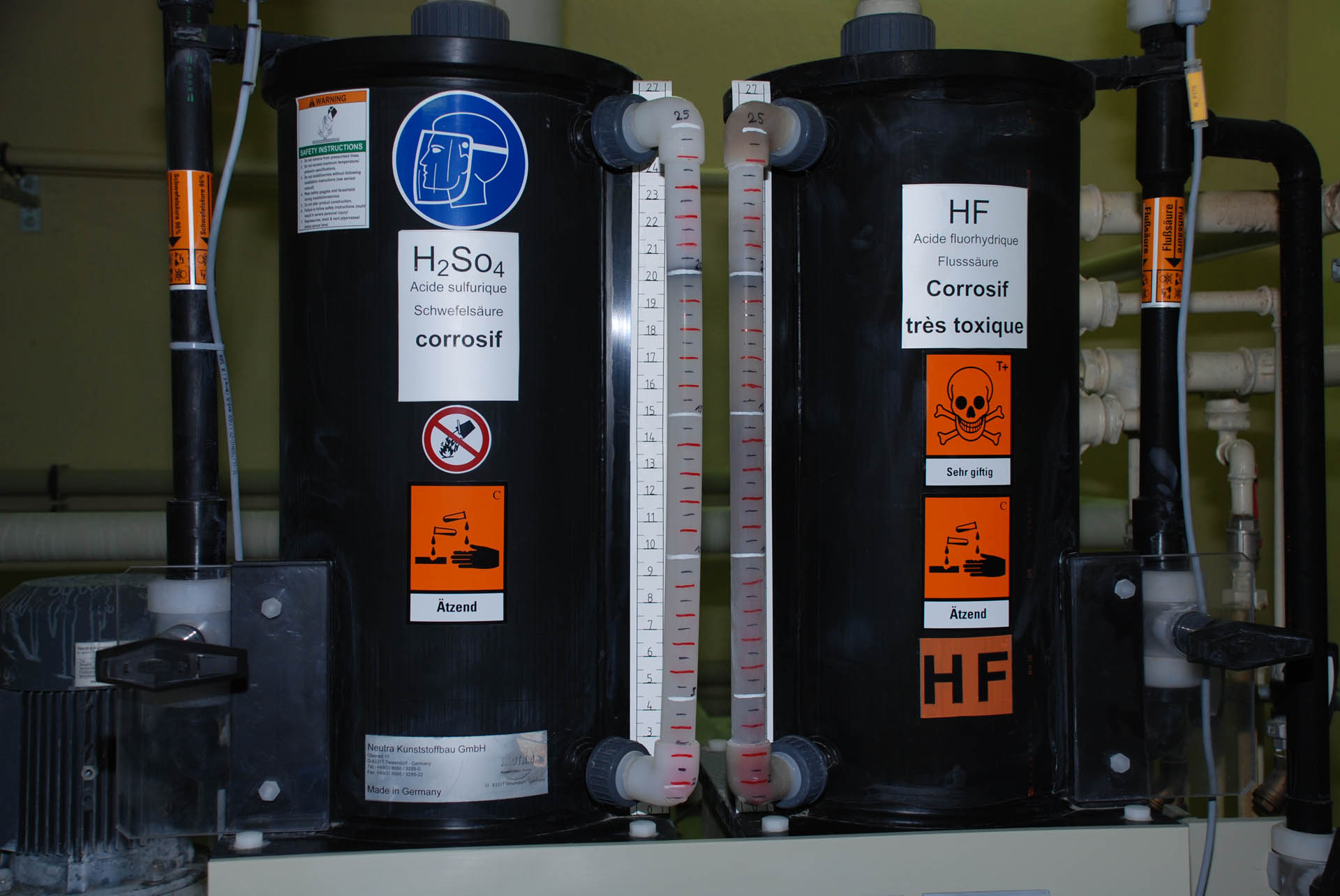 Thermoplastic tanks for acid polishing systems by Neutra