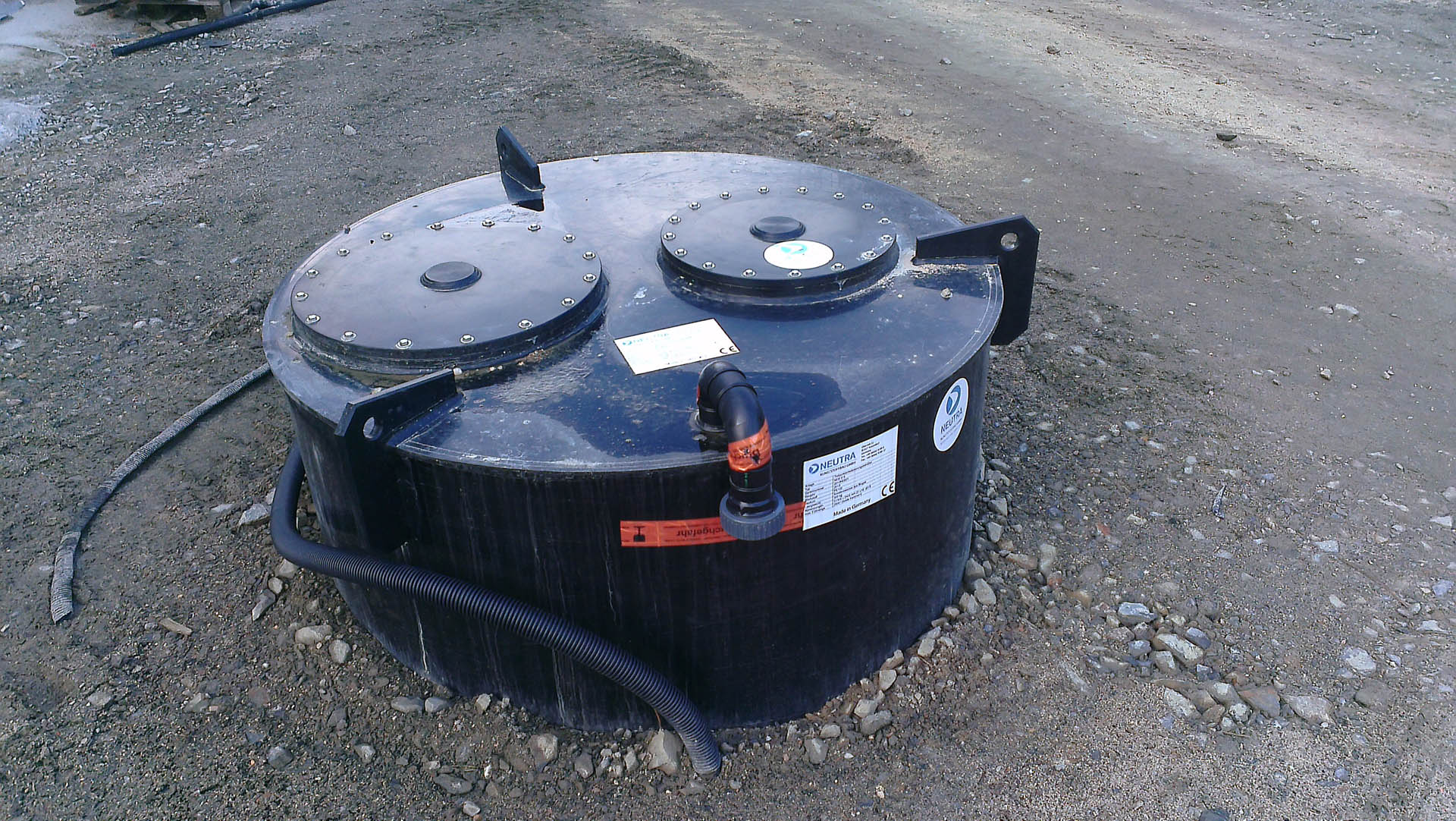 Buffer tank for heating systems by Neutra